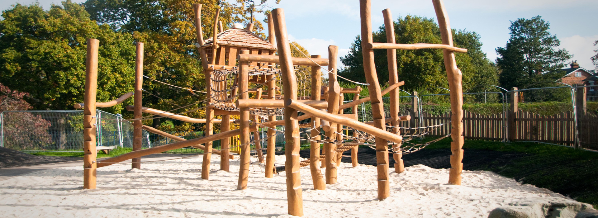 Hardwood Robinia Timber Playground Equipment Manufacturer Safety Surfacing