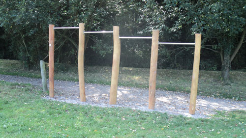 Jubilee Fields Billingshurst Hardwood Fitness Trail - Robinia Manufacturer Surfacing Specialist West Sussex Surrey Hampshire London